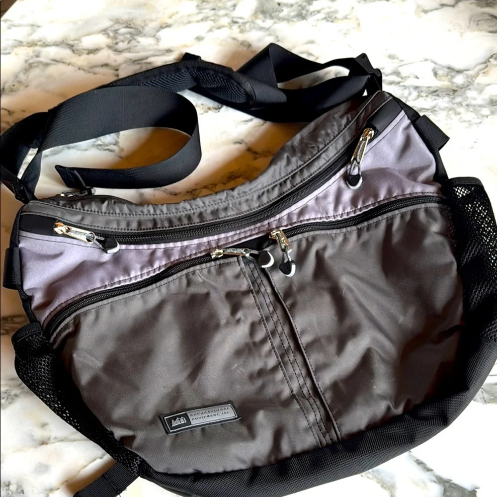 REI Musette Messenger Bag Black & Gray